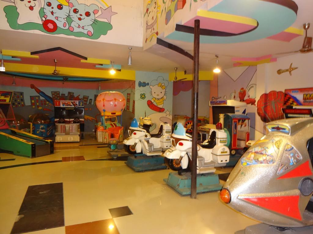 Chokhi Dhani Indore Esterno foto