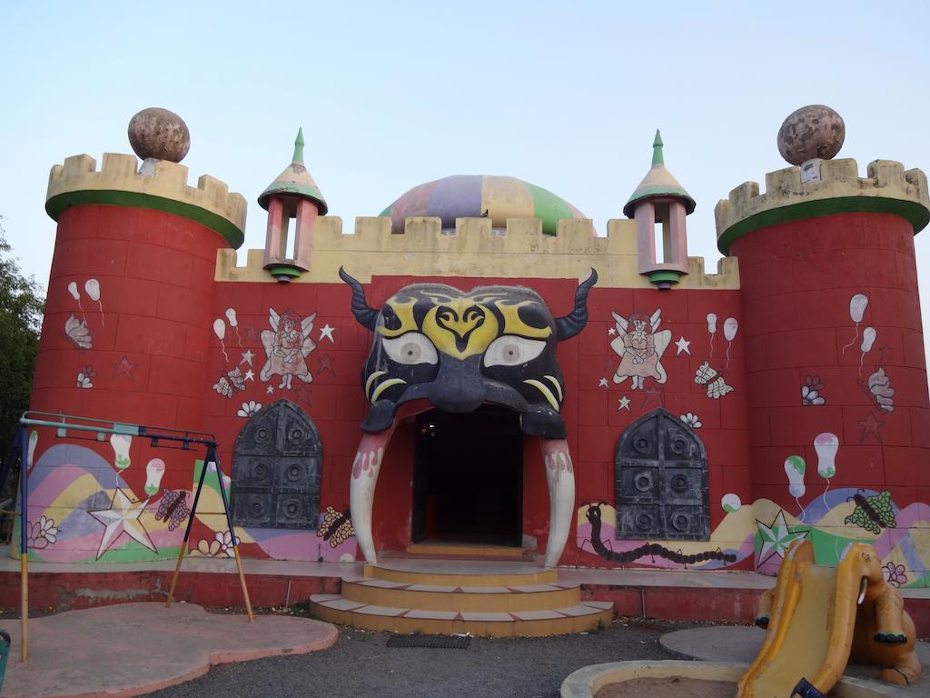 Chokhi Dhani Indore Esterno foto